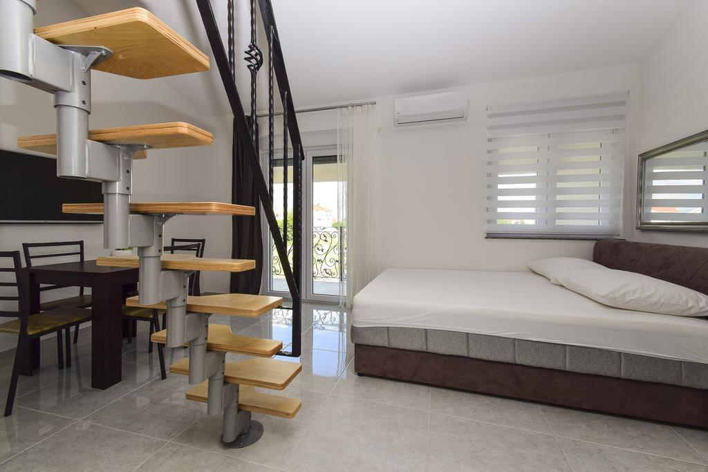 Mary Rose Appartement Vodice Buitenkant foto